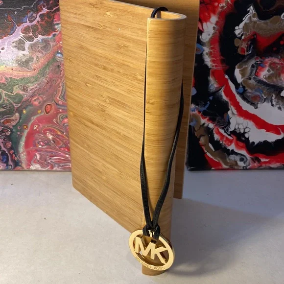 Michael Kors hanger - Picture 4 of 4